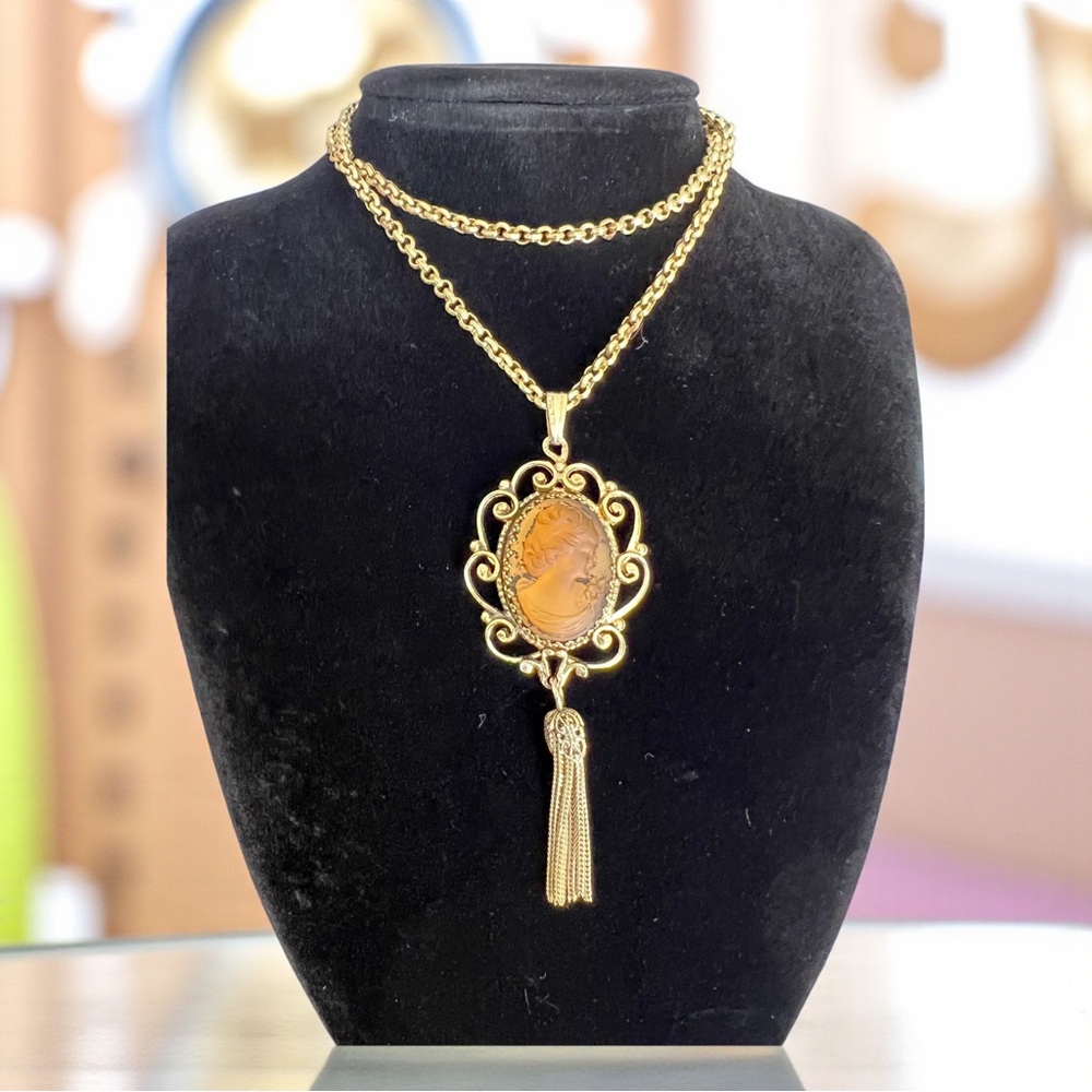 Vintage Signed Whiting and Davis Black Lava Glass Cameo Necklace